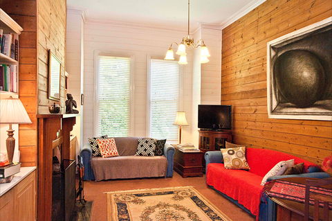 Pendower House B&B And Self Contained Apartments - Accommodation Directory 2