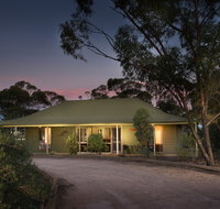 Riverbush Cottages