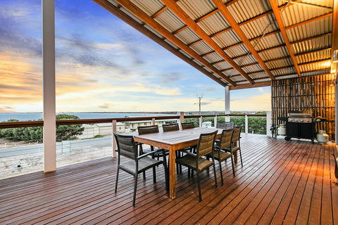 Sceale Bay Seaview Escape - Accommodation Directory 1