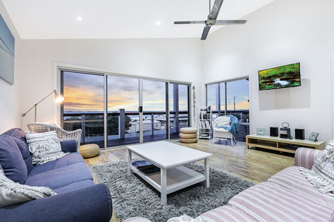 Sceale Bay Seaview Escape - Accommodation Directory 2