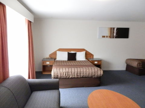 Thunderbird Motel - Accommodation Directory 2