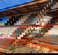 Wagga Wagga Tourist Park - Accommodation Directory