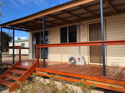 Wagga Wagga Tourist Park - Accommodation Directory 0
