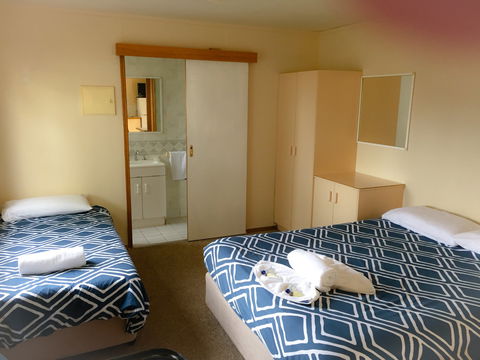 Wagga Wagga Tourist Park - Accommodation Directory 1