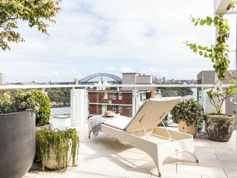 Wylde St Penthouse - Accommodation Directory 2