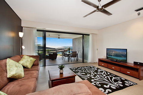 Akuna Waterfront - Accommodation Directory 2