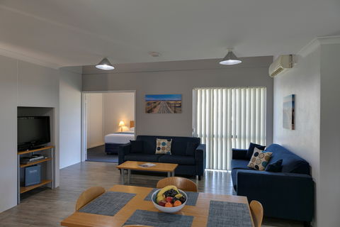 Amalfi Resort  Busselton - Accommodation Directory 2