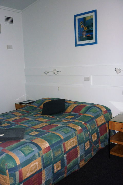 Amber Motel - Accommodation Directory 2