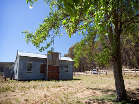 Brackens Hut - Accommodation Directory 1