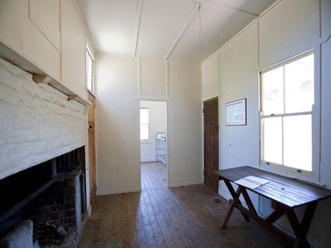 Brackens Hut - Accommodation Directory 2