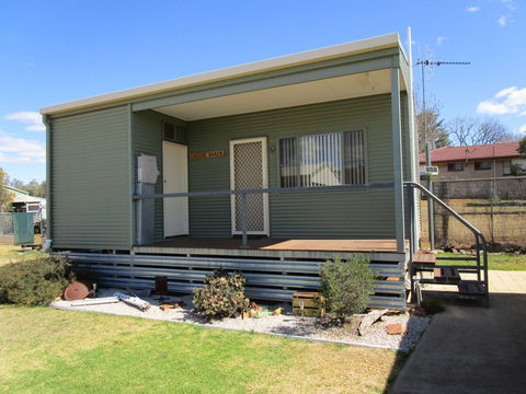Caddy Shack Dunedoo - Accommodation Directory 0
