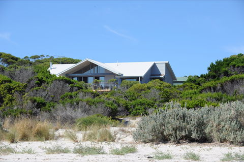Cassini Beach House - Accommodation Directory 0