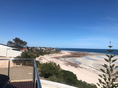 Cliff House Beachfront Villas - Accommodation Directory 2