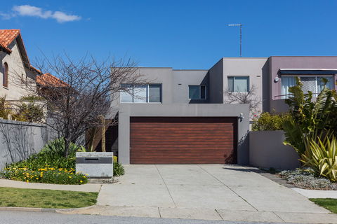 Cottesloe Beach House II - Accommodation Directory 1