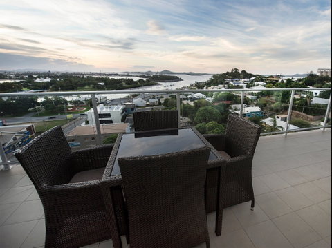 Curtis Central Apartments - Accommodation Directory 2