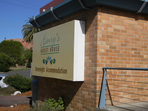 Henry's Quirindi Quality Accommodation - Accommodation Directory 1