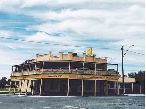 Holbrook Hotel - Accommodation Directory 0