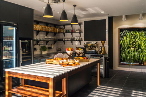 Mantra Richmont Hotel - Accommodation Directory 1