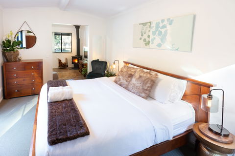 Mystwood Retreats - Accommodation Directory 0