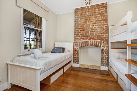 Newcastle Executive Homes - Oceanview Terrace - Accommodation Directory 2