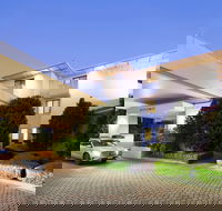 Ramada by Wyndham Diplomat Canberra - Accommodation Directory