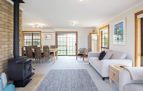 Relax On Ryan @ Robe - Accommodation Directory 2