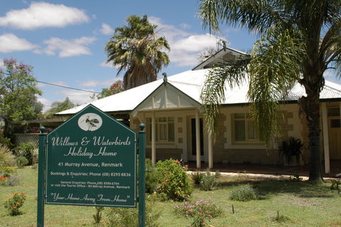 Renmark Holiday Home Willows & Waterbirds - Accommodation Directory 0