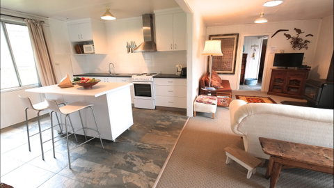 Sisters Beach House - Accommodation Directory 0
