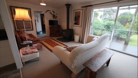 Sisters Beach House - Accommodation Directory 2