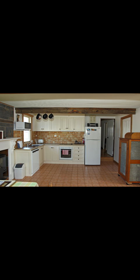 Stable Cottage - Accommodation Directory 2