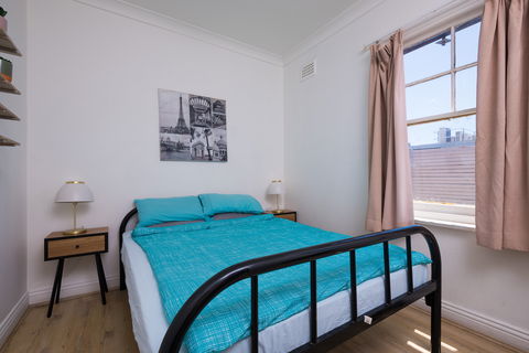 Sydney Star Backpackers - Accommodation Directory 2