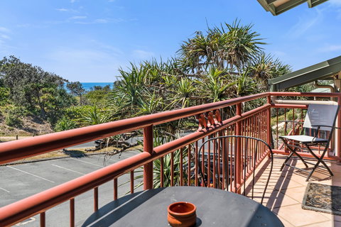 16 Point Lookout Beach Resort - Accommodation Directory 0