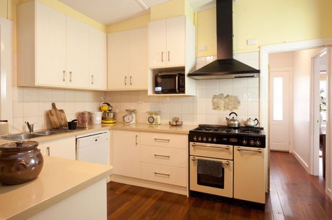 Great Southern Outback Tours & Accommodation - Accommodation Directory 4