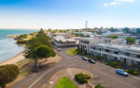 Aurora Ozone Hotel - Accommodation Directory 1