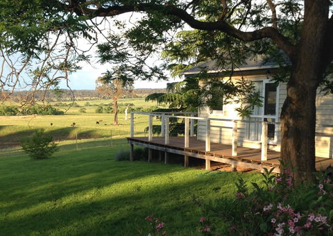 Balmoral Cottage - Accommodation Directory 0