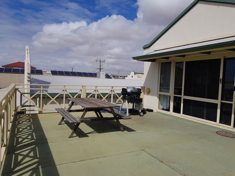 Blue Manna Waters - Apartment B - Accommodation Directory 0