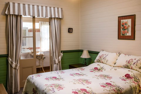 Capers Cottage - Accommodation Directory 1