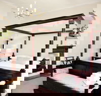 Cawarra on the Park - Accommodation Directory