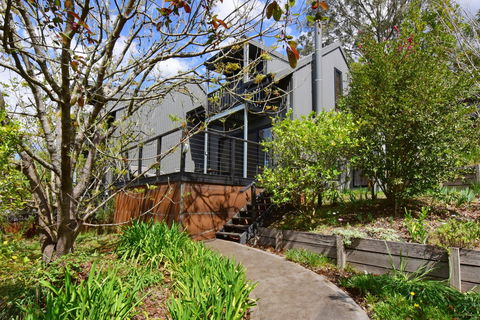 Cloudsong Chalets - Accommodation Directory 0