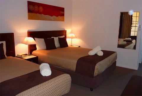 Colonial Lodge Motor Inn - Accommodation Directory 1