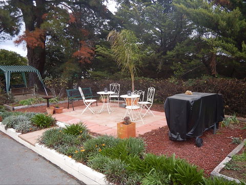 Colonial Lodge Motor Inn - Accommodation Directory 2