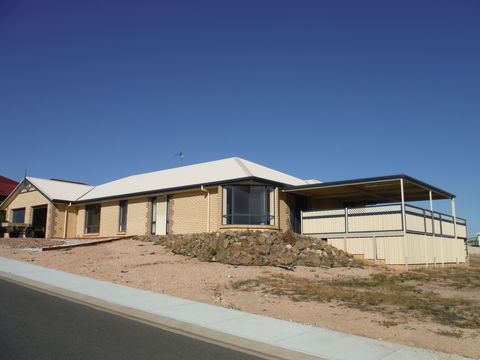 Deck To Sea - Accommodation Directory 2