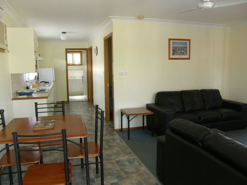 Dolphin Sands Holiday Villas - Accommodation Directory 2