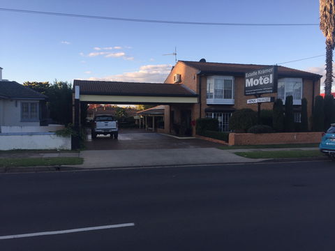 Estelle Kramer Motel - Accommodation Directory 0