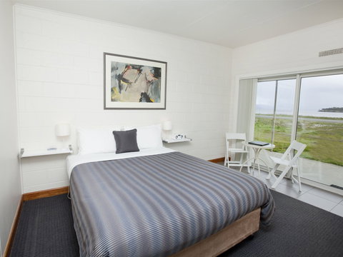 Hotel Bruny - Accommodation Directory 1
