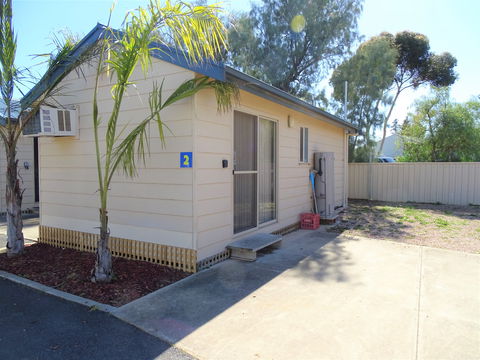 Moonta Bay Cabins - Cabin 2 - Accommodation Directory 0