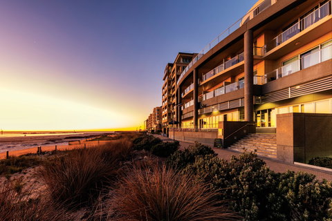 Oaks Glenelg Plaza Pier Suites - Accommodation Directory 0
