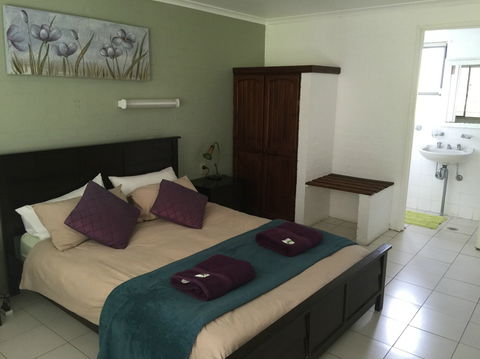 Sinclairs Country Retreat - Accommodation Directory 0