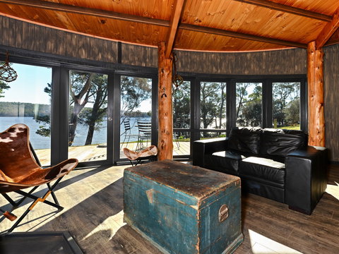 Taylors Bay Cottage - Accommodation Directory 2