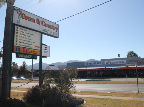 Town And Country Motor Inn - Tamworth - Accommodation Directory 1